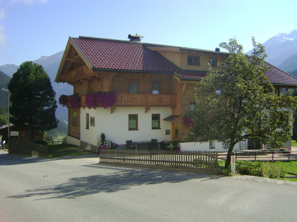 Haus Sonnegg Hotel Finkenberg Exterior photo